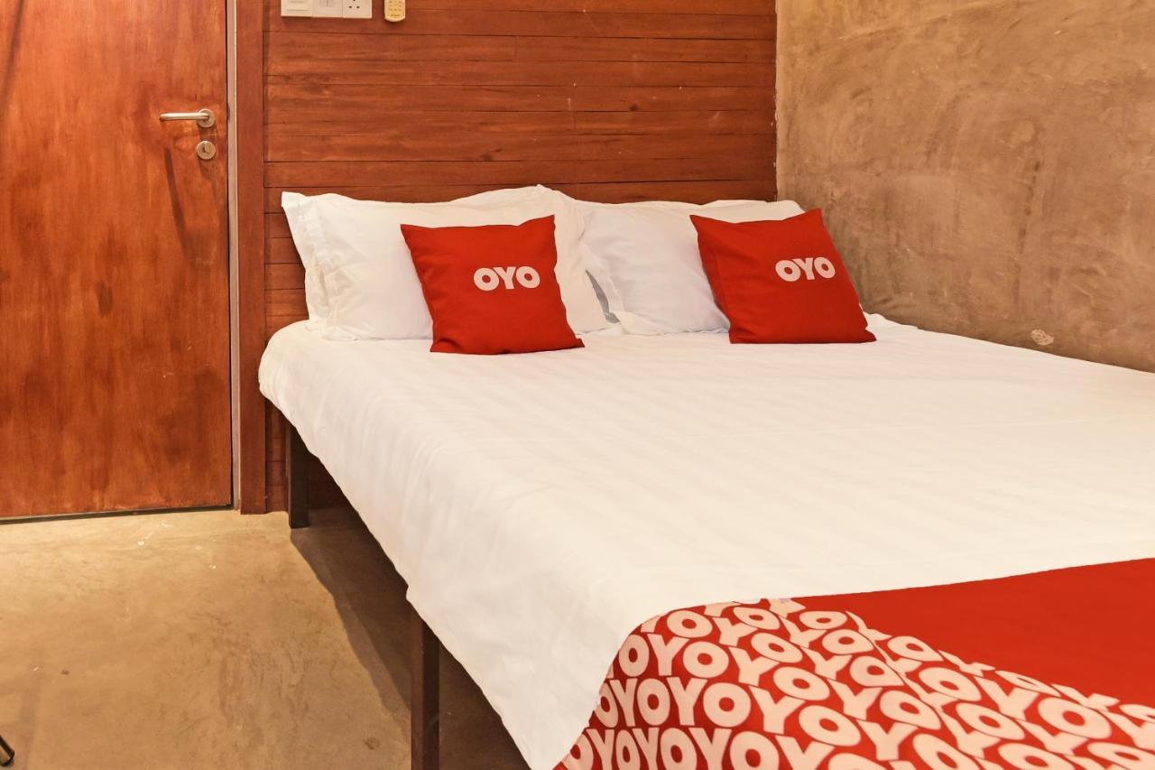 Oyo 90662 The 1975 Hotel Empire كوانتان المظهر الخارجي الصورة